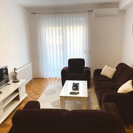 Apartment Troi Prishtinë Luaran gambar