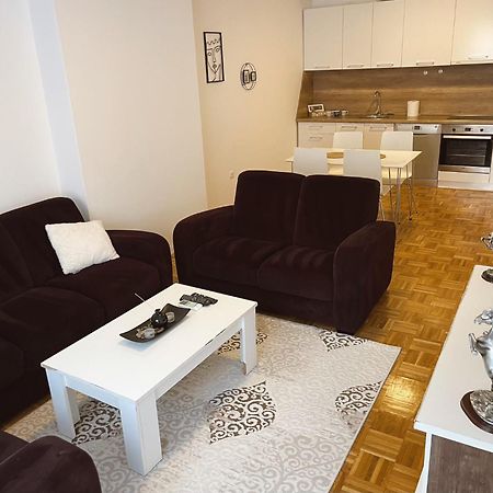 Apartment Troi Prishtinë Luaran gambar