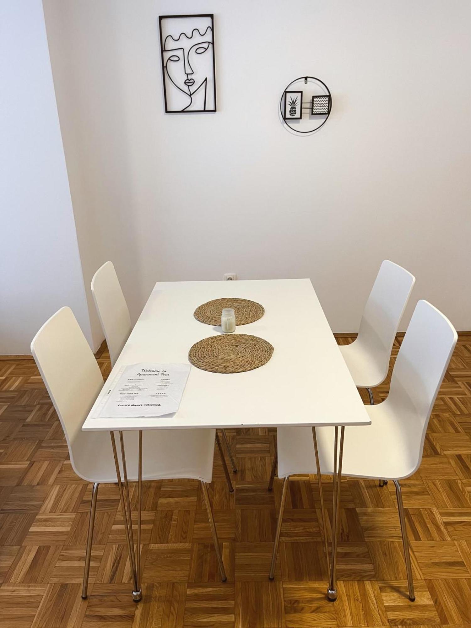 Apartment Troi Prishtinë Luaran gambar