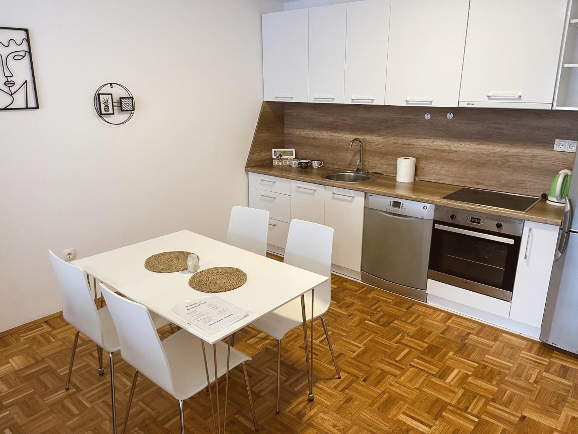 Apartment Troi Prishtinë Luaran gambar
